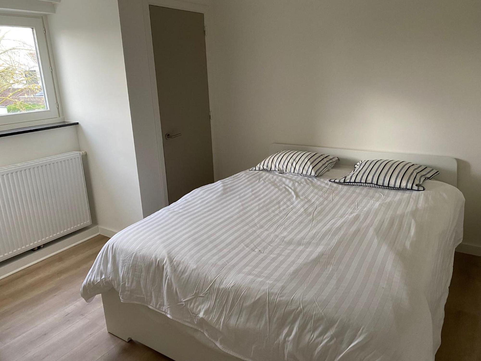 Domein 15 Nieuwmunster, 4-bedroom House For Up To 6 People, Between Wenduine, 1 Km, And De Haan, 2 Km, 500 Meters From The Beach,15 Min From Bruges, Ostend And Knokke, Fenced Garden Vakantiehuis Zuienkerke