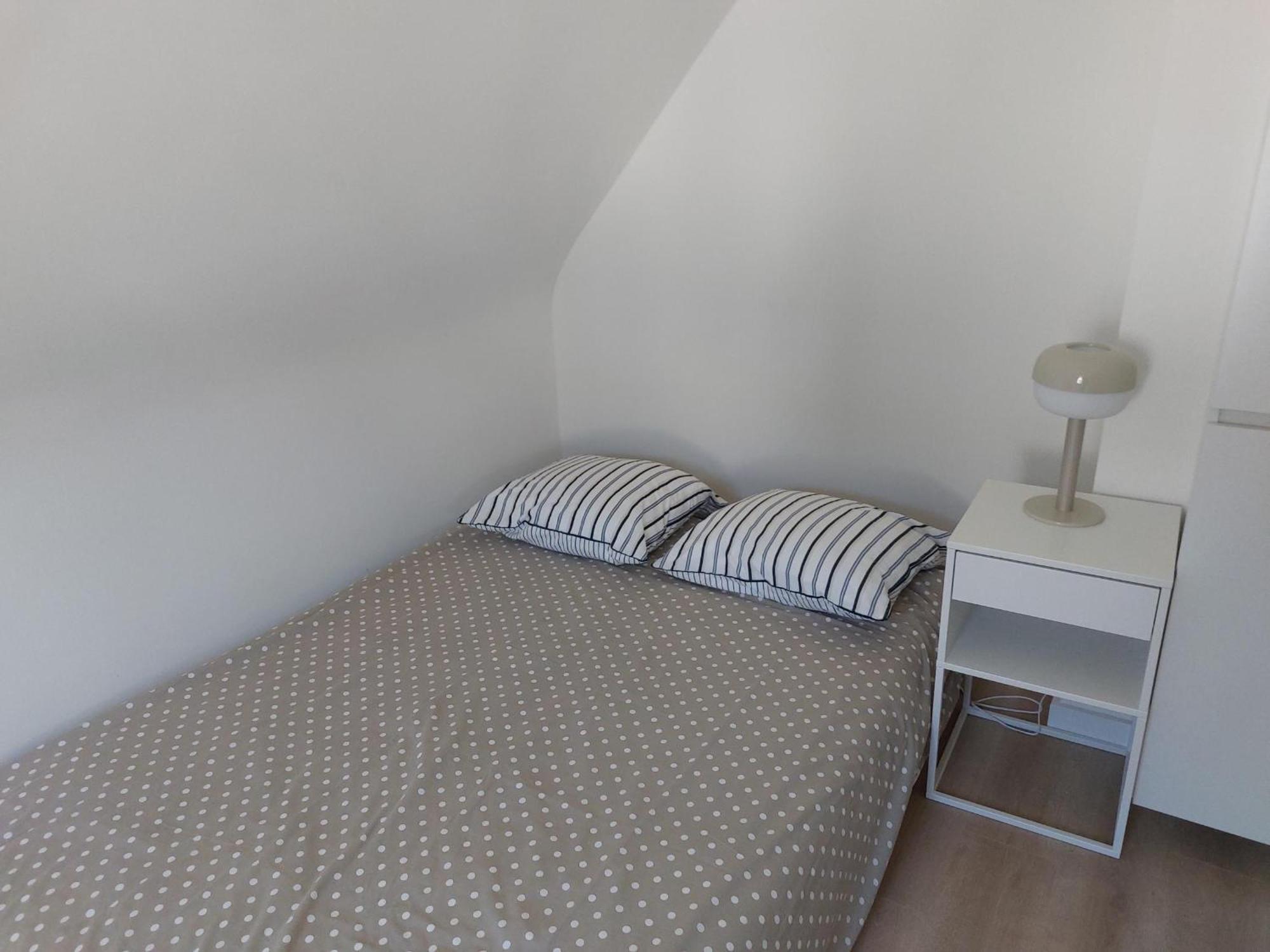 Domein 15 Nieuwmunster, 4-bedroom House For Up To 6 People, Between Wenduine, 1 Km, And De Haan, 2 Km, 500 Meters From The Beach,15 Min From Bruges, Ostend And Knokke, Fenced Garden Vakantiehuis